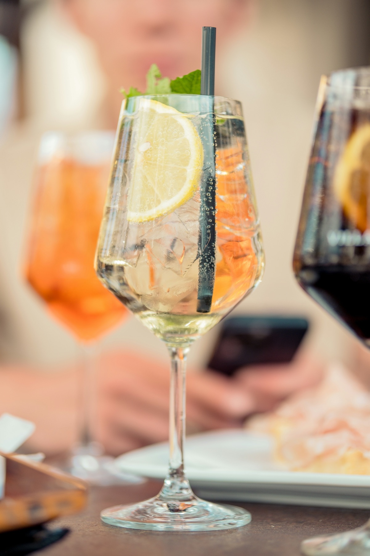 Hugo Spritz Cocktail vom Fass Schweiz KEG Holunder